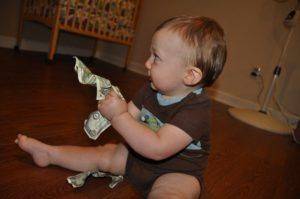 Ребёнок с деньгами