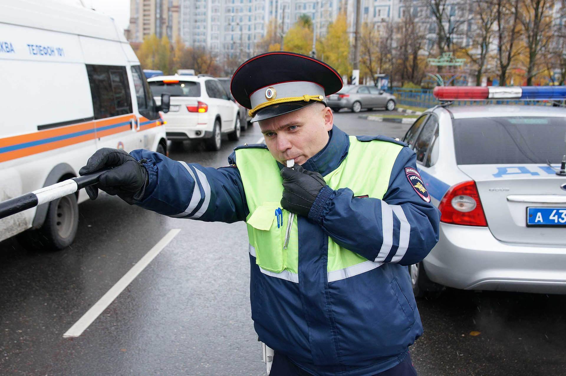 Остановила полиция: ваши права и обязанности, на что обращать внимание